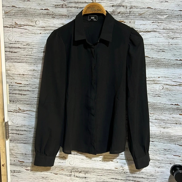 🇺🇸Have black  sheer-ish button up blouse size small - Picture 6 of 9